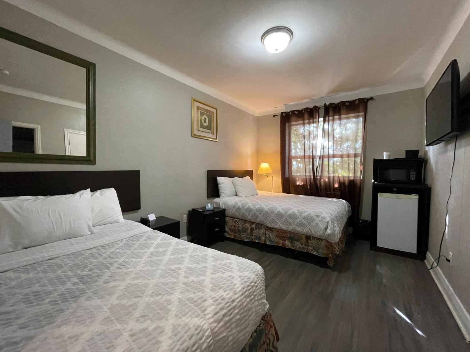 Travelodge By Wyndham London Ontario Exterior foto